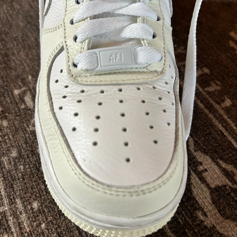 Nike Custom Air Force 1 Low White and Cream with Black Heel Tab Sz 6 - Picture 12 of 12